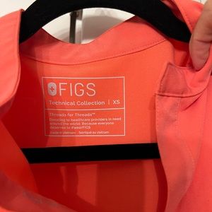 CORAL Limited edition XS Rafaela oversized scrub top with jogger scrub bottoms